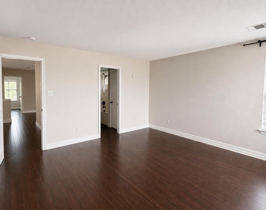 1517 Scottsdale Dr - Photo Thumbnail 19