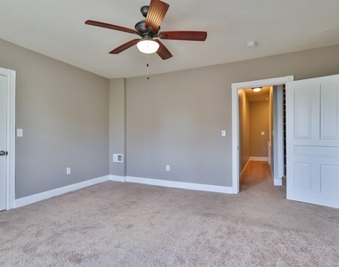 129 E Goepp Street - Photo Thumbnail 18