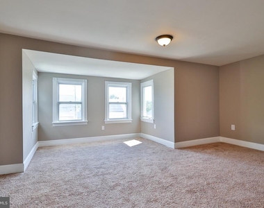129 E Goepp Street - Photo Thumbnail 24