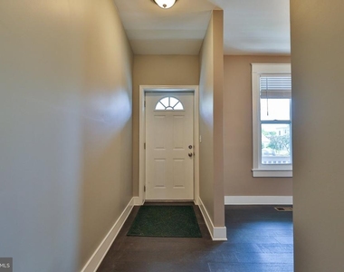 129 E Goepp Street - Photo Thumbnail 5