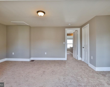 129 E Goepp Street - Photo Thumbnail 25