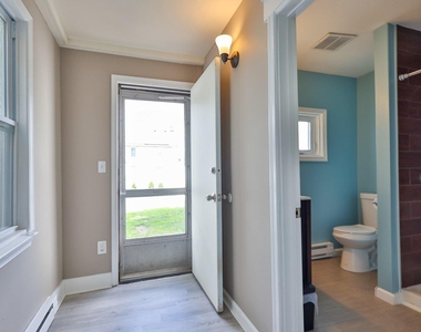 129 E Goepp Street - Photo Thumbnail 15