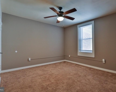 129 E Goepp Street - Photo Thumbnail 19