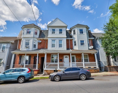 129 E Goepp Street - Photo Thumbnail 1