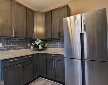 129 E Goepp Street - Photo Thumbnail 14