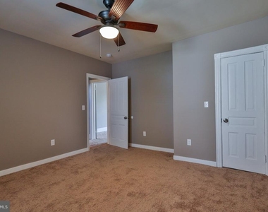 129 E Goepp Street - Photo Thumbnail 20