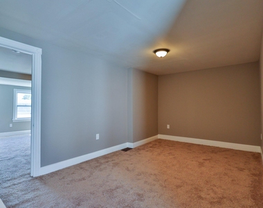 129 E Goepp Street - Photo Thumbnail 22