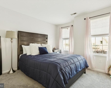 1613 Rosewood Court - Photo Thumbnail 12