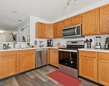 1613 Rosewood Court - Photo Thumbnail 6