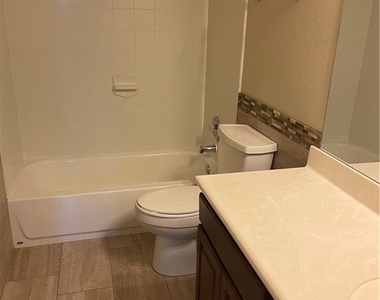 1718 Woodvista Pl - Photo Thumbnail 7