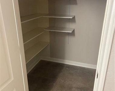 1718 Woodvista Pl - Photo Thumbnail 13