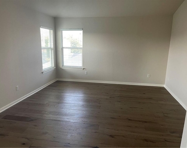 1718 Woodvista Pl - Photo Thumbnail 20