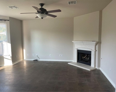 1718 Woodvista Pl - Photo Thumbnail 11
