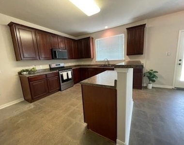 1718 Woodvista Pl - Photo Thumbnail 8
