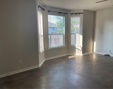 1718 Woodvista Pl - Photo Thumbnail 12