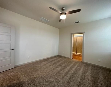 1316 Plymouth Rd - Photo Thumbnail 13