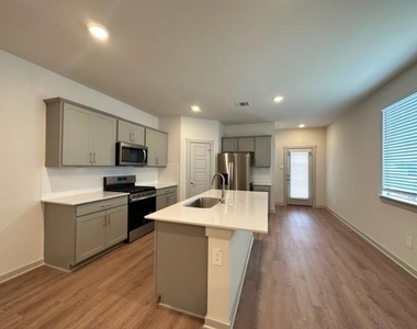 1316 Plymouth Rd - Photo Thumbnail 8