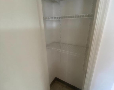 327 Plymouth Avenue - Photo Thumbnail 4