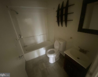 327 Plymouth Avenue - Photo Thumbnail 8