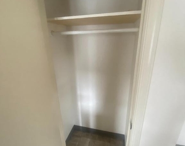 327 Plymouth Avenue - Photo Thumbnail 7