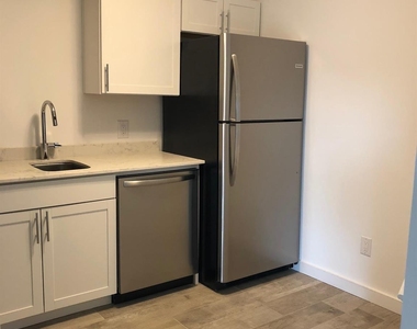 1840 Burton Dr - Photo Thumbnail 7