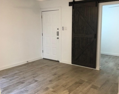 1840 Burton Dr - Photo Thumbnail 5
