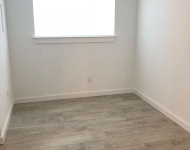 1840 Burton Dr - Photo Thumbnail 10