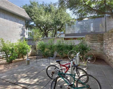 816 W North Loop Blvd - Photo Thumbnail 14