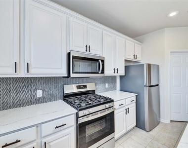 3112 Karstview Cv - Photo Thumbnail 8
