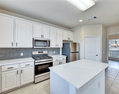 3112 Karstview Cv - Photo Thumbnail 7