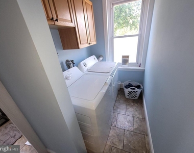 422 Gold Street Street - Photo Thumbnail 6
