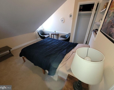 422 Gold Street Street - Photo Thumbnail 8
