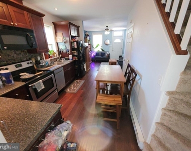 422 Gold Street Street - Photo Thumbnail 3