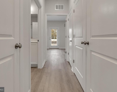 43 Wildflower Lane - Photo Thumbnail 8