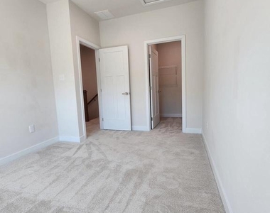 149 Glory Maple Lane - Photo Thumbnail 12