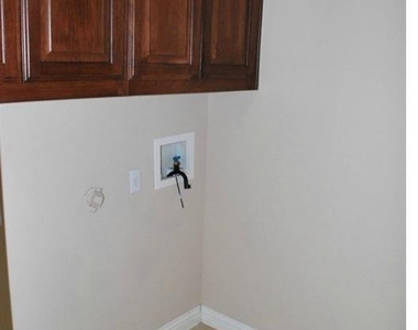 1002 Sedalia St - Photo Thumbnail 16
