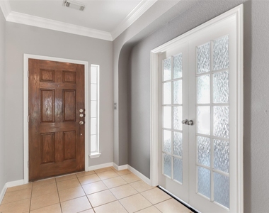 600 S Frontier Ln - Photo Thumbnail 3