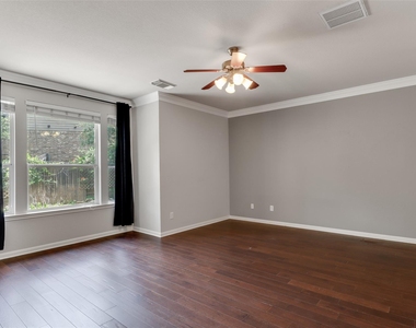 600 S Frontier Ln - Photo Thumbnail 13