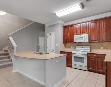 600 S Frontier Ln - Photo Thumbnail 9