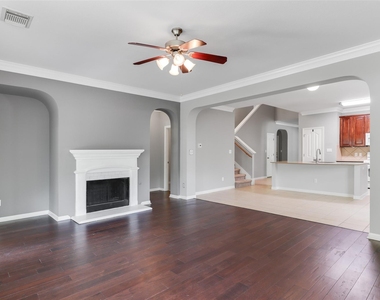 600 S Frontier Ln - Photo Thumbnail 12