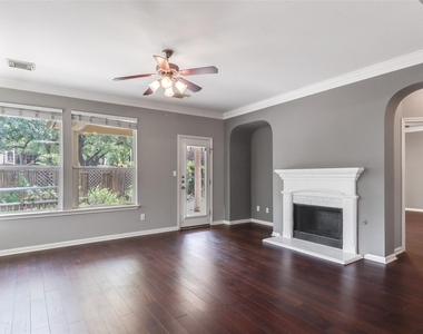 600 S Frontier Ln - Photo Thumbnail 11
