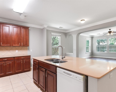 600 S Frontier Ln - Photo Thumbnail 7
