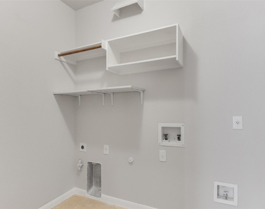 600 S Frontier Ln - Photo Thumbnail 25