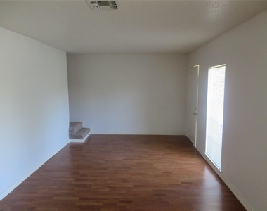 4511 W Village Ct - Photo Thumbnail 2