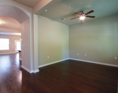 4722 Page St - Photo Thumbnail 12