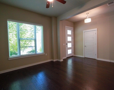 4722 Page St - Photo Thumbnail 11