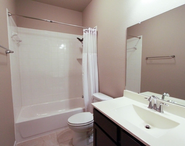 4722 Page St - Photo Thumbnail 25
