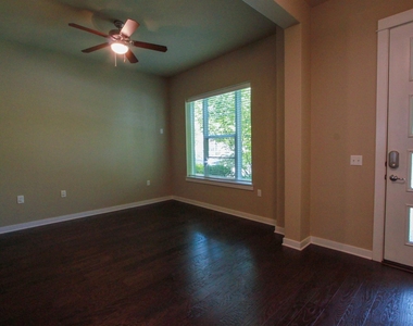 4722 Page St - Photo Thumbnail 10