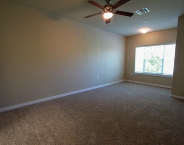 4722 Page St - Photo Thumbnail 16