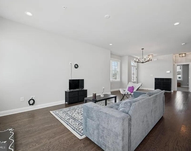212 Foxhedge Road - Photo Thumbnail 6
